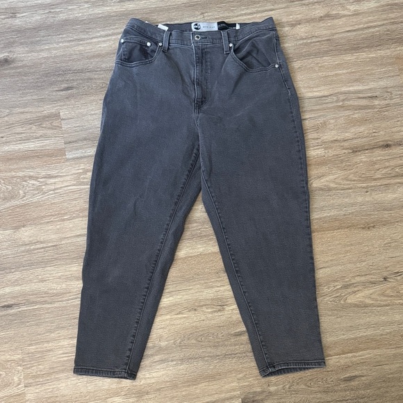 Levi Strauss & Co High Waisted Grey Mom Jeans - Picture 2 of 7